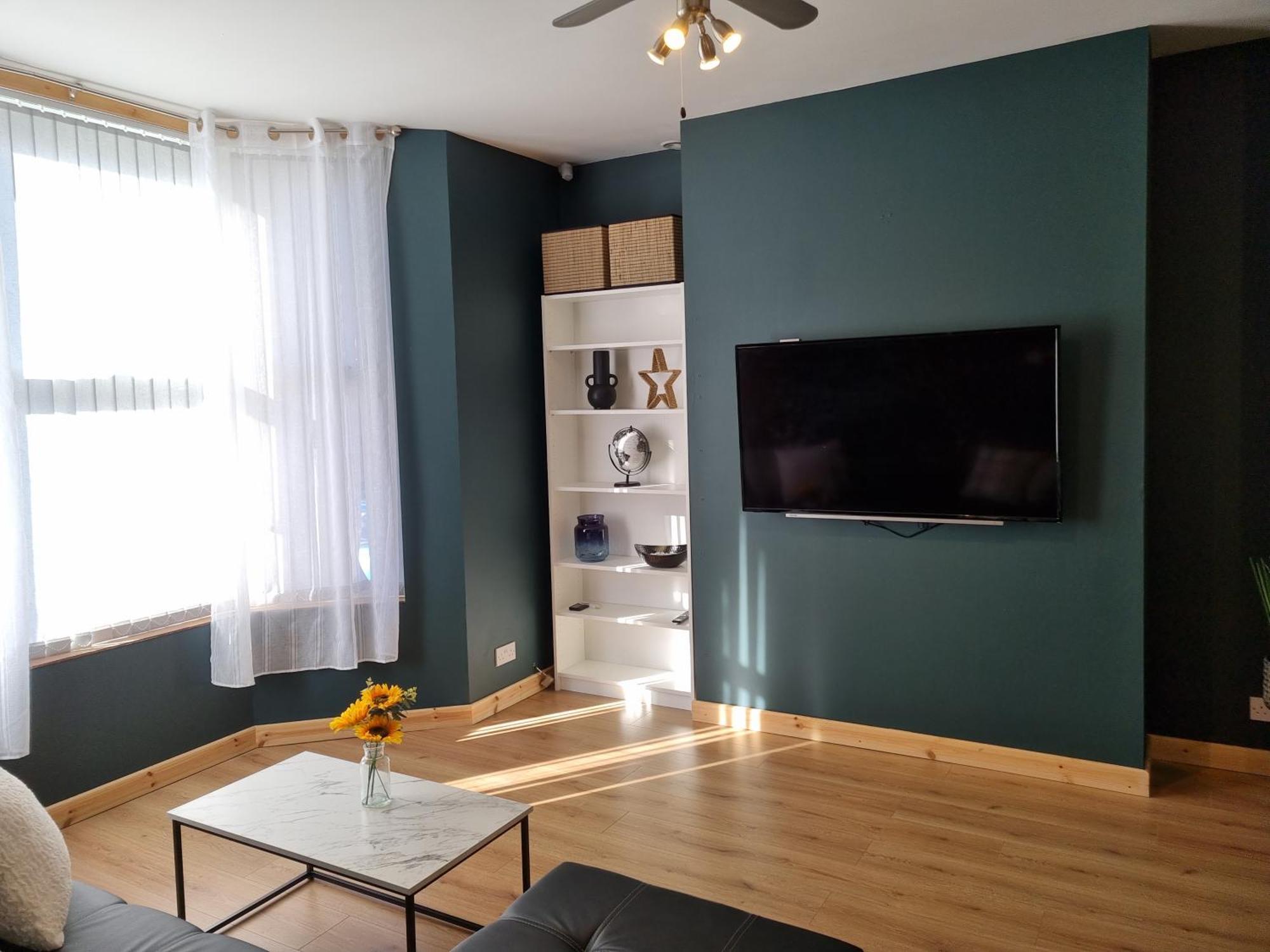 Anfield Luxe Retreat - Stylish Stay With Parking - Steps From Stadium - Short Drive To City Centre ลิเวอร์พูล ภายนอก รูปภาพ