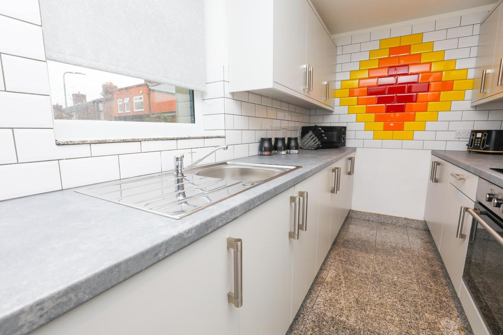 Anfield Luxe Retreat - Stylish Stay With Parking - Steps From Stadium - Short Drive To City Centre ลิเวอร์พูล ภายนอก รูปภาพ