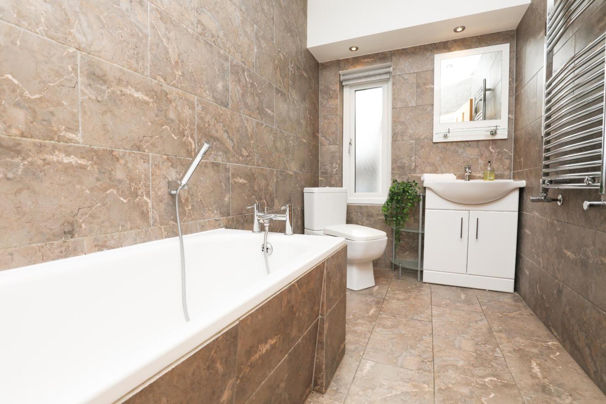 Anfield Luxe Retreat - Stylish Stay With Parking - Steps From Stadium - Short Drive To City Centre ลิเวอร์พูล ภายนอก รูปภาพ